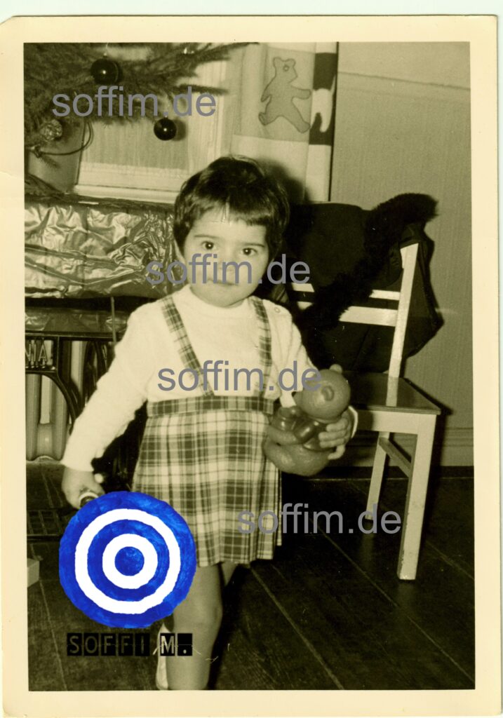 Soffi im Kinderheim Bille Bad Bergedorf mit Spielzeug